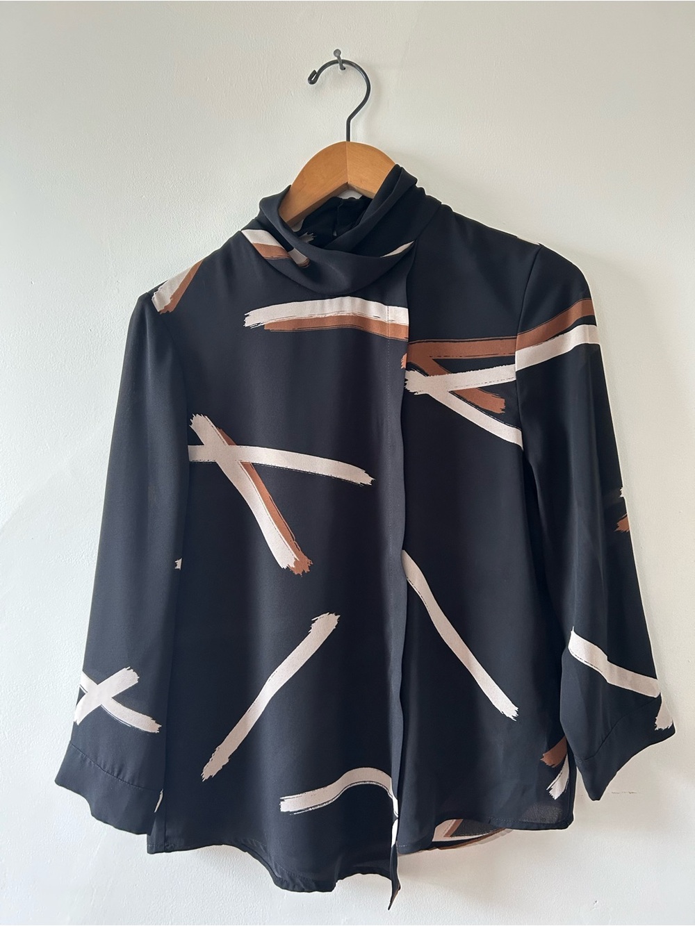Eve Gravel Abstract Print Blouse